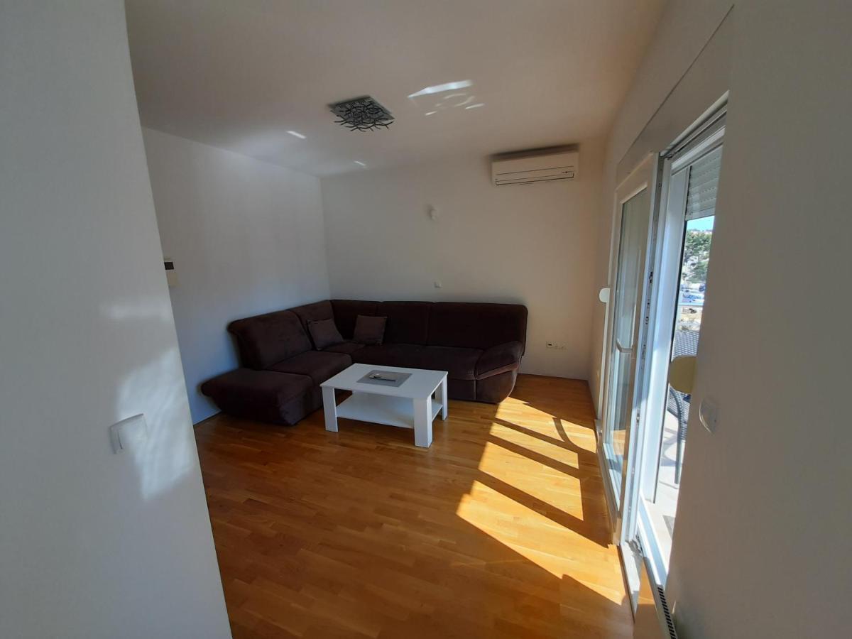 Apartman U Centru Makarske ماكارسكا المظهر الخارجي الصورة